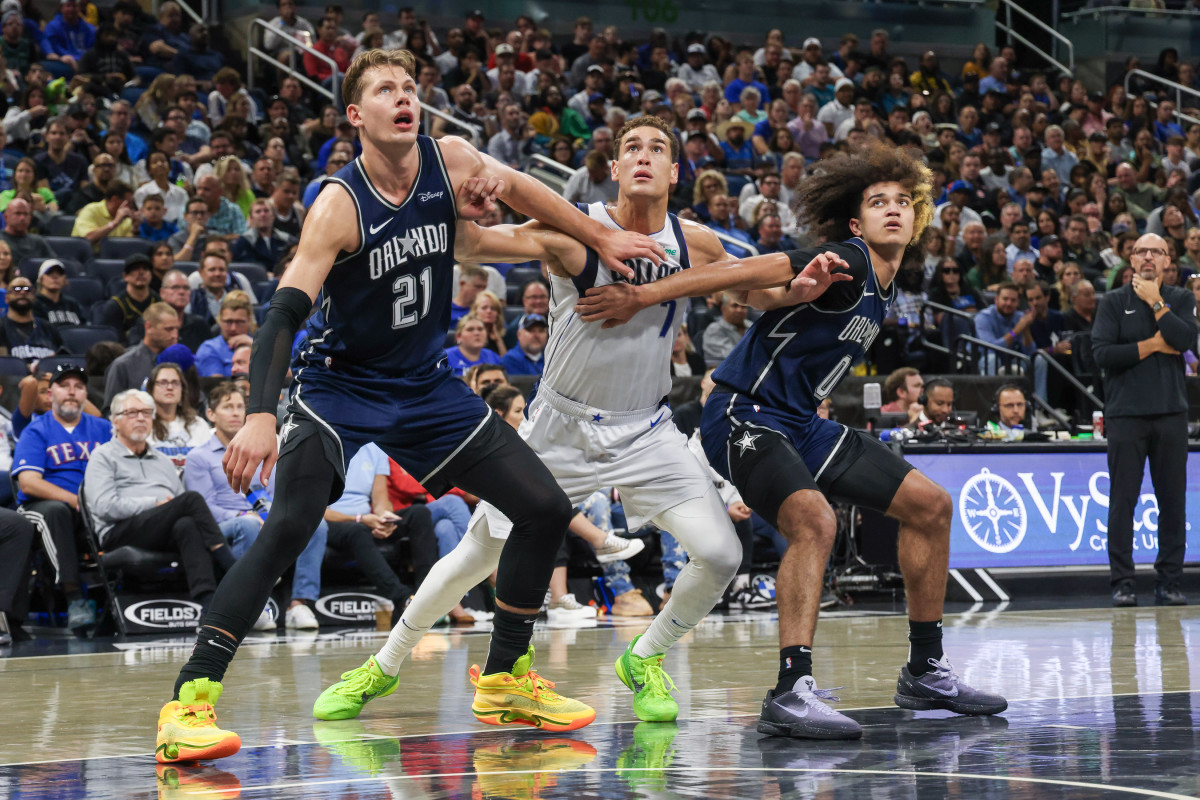 Moe Wagner Dwight Powell Anthony Black Mavericks